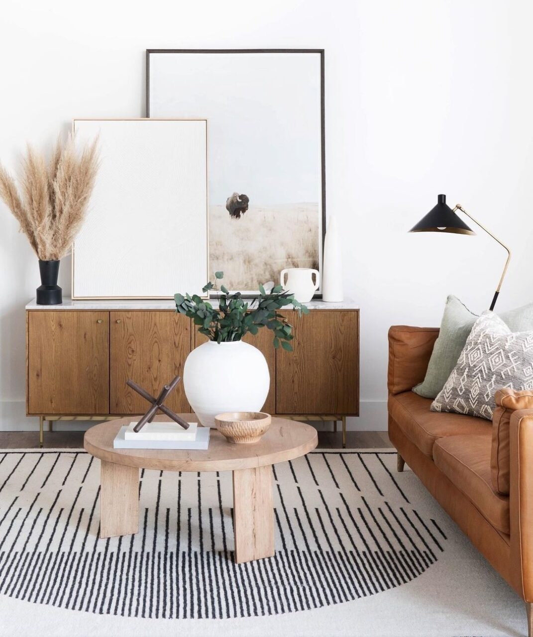 Stylish knick-knacks living room