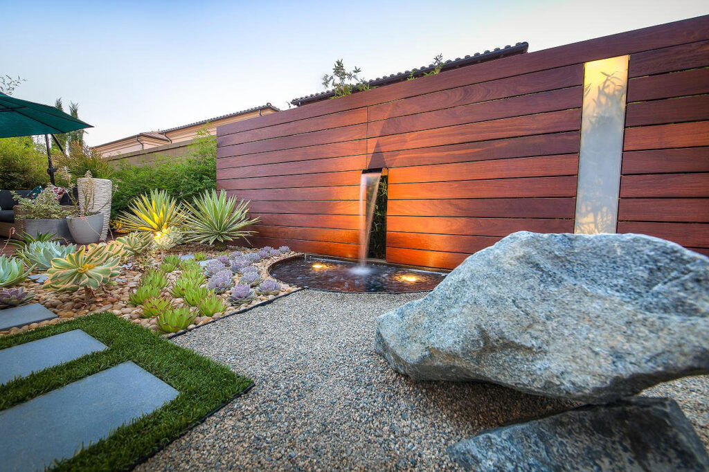 15Modern-Backyard-Rockery-Water-Feature