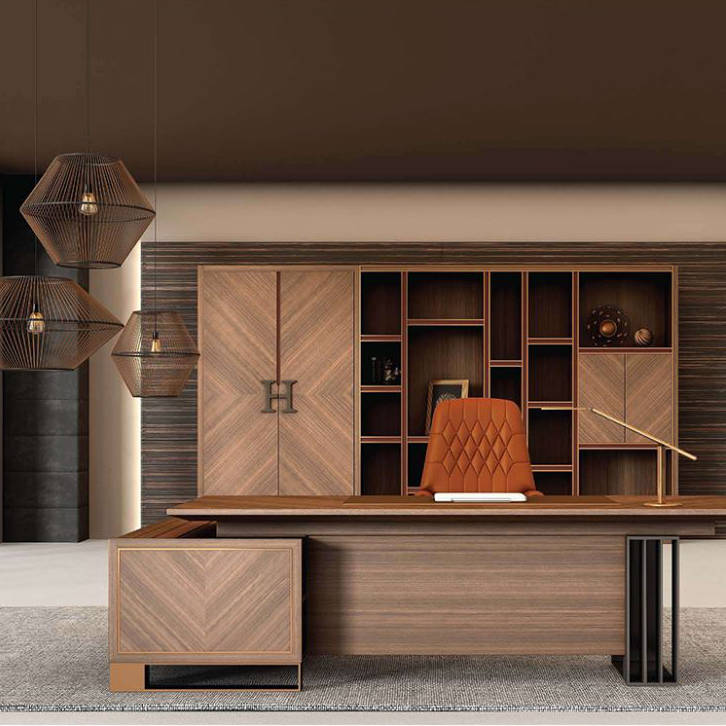 Luxury Executive Office Desk Source: WeWorthOffice