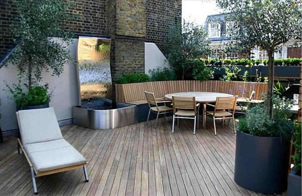 Modern-Backyard-Small-Garden-Free-Standing-Water-Feature