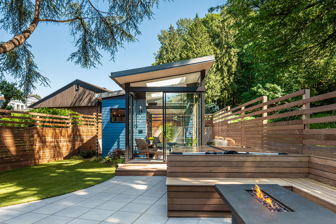 Modern-Backyard-board-and-vellum-backyard_reading_retreat-exterior-fire_pit