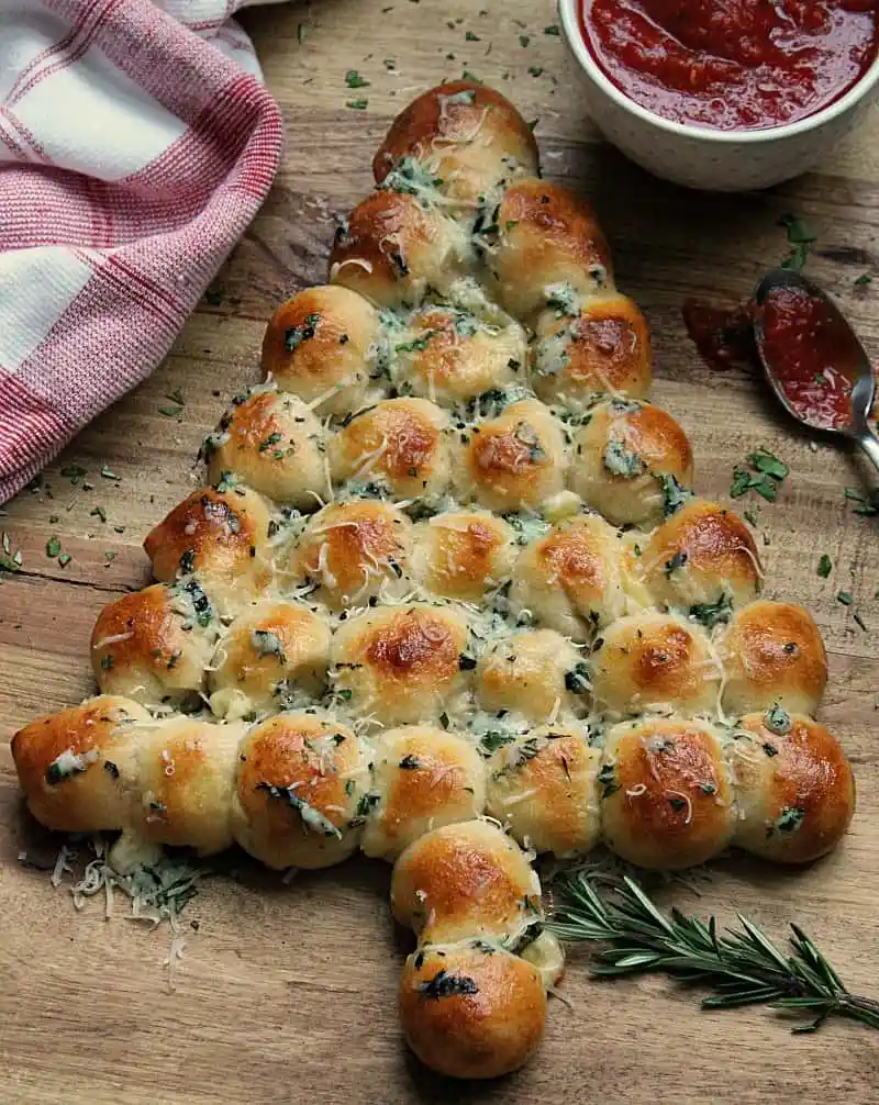 Cheesy Christmas Tree Bread