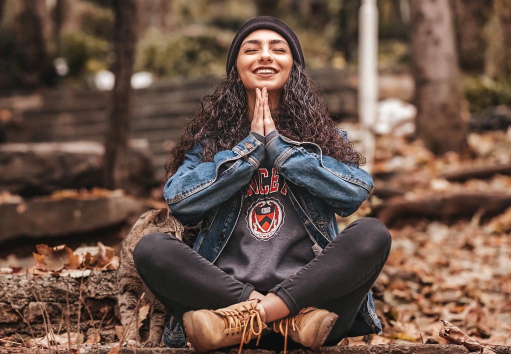 woman-smiling-meditating