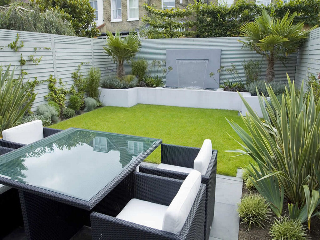 Modern-Backyard-Design-Small-Garden-Lawn-Seating-Water-Feature