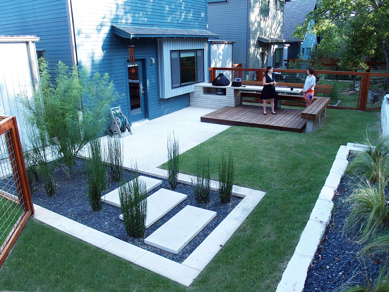 Modern-Backyard-Patio-BBQ-Bench-Breakout-Landscaping