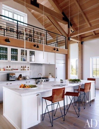 Mezzanine-Library-Photo-by-architecturaldigest-com