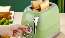 Retro Toaster in Action