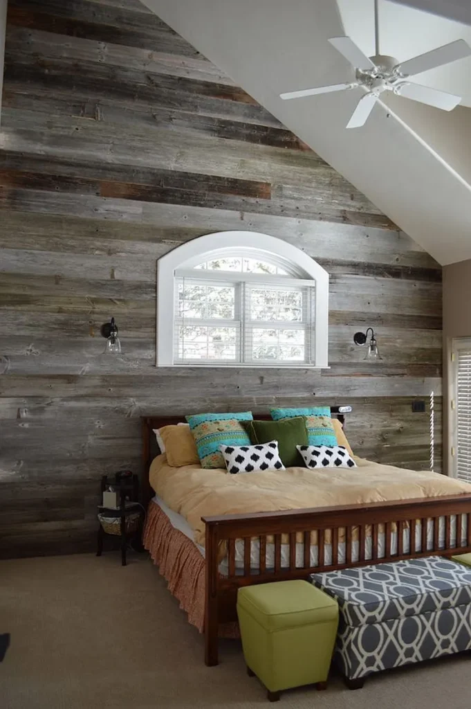 Reclaimed-wood-in-loft-room-for-traditional-barn-charm