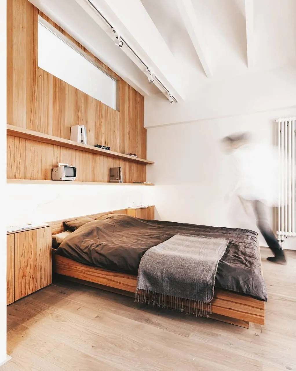Functional-Wooden-Bedroom-Wall