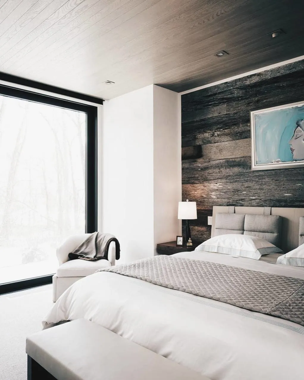Grey-Horizontal-Wooden-Feature-Wall-Bright-Bedroom